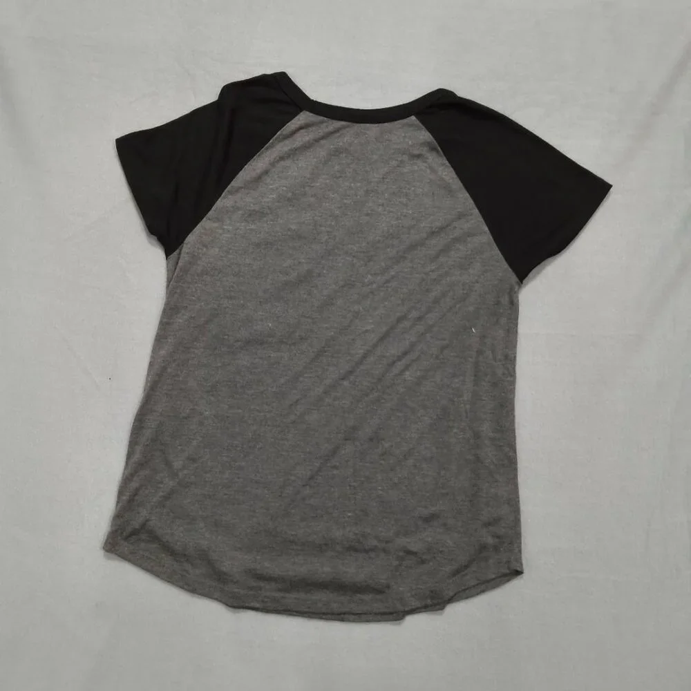 Disney Mickey Mouse Pocket Tee Women’s M Gray Black - Picture 3 of 3